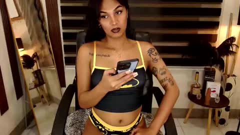 Snapshot of ririmoorets chatting on 21, 11, 2025 riri online show from 21, 11, 2025