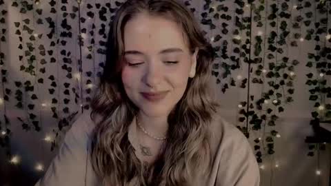 Snapshot of risha_laass chatting on 8, 2, 2025 risha_laass online show from 8, 2, 2025