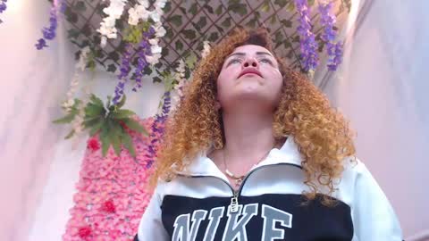 Snapshot of risitos_de_oro_ chatting on 4, 5, 2026 Risitos De Oro online show from 4, 5, 2026
