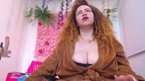Snapshot of risitos_de_oro_ chatting on 5, 5, 2026 Risitos De Oro online show from 5, 5, 2026