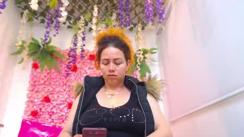 Snapshot of risitos_de_oro_ chatting on 6, 5, 2026 Risitos De Oro online show from 6, 5, 2026