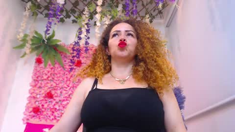 Snapshot of risitos_de_oro_ chatting on 10, 5, 2026 Risitos De Oro online show from 10, 5, 2026