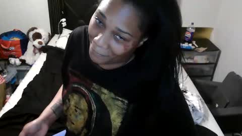 Snapshot of riversaint chatting on 14, 9, 2025 River Saint online show from 14, 9, 2025