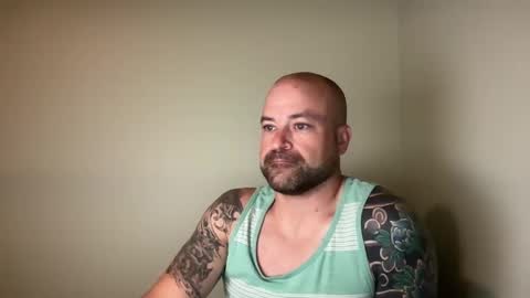 Snapshot of roadking1122 chatting on 18, 10, 2025 roadking1122 online show from 18, 10, 2025