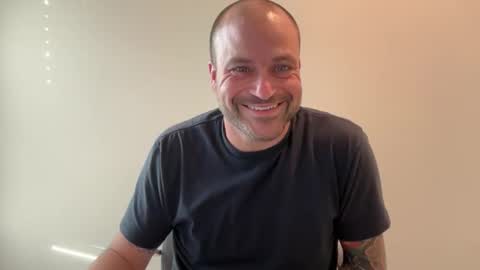 Snapshot of roadking1122 chatting on 19, 11, 2025 roadking1122 online show from 19, 11, 2025