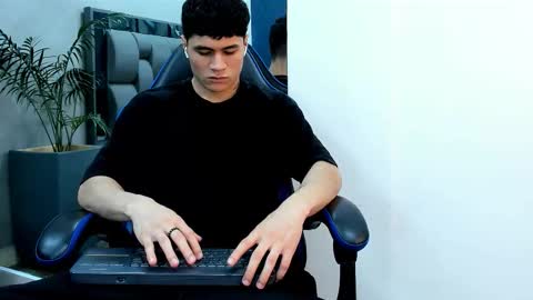 Roan Birkin online show from 19, 11, 2025