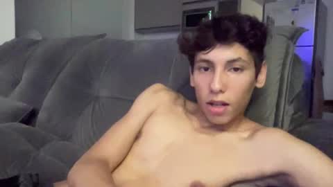 roandry909974 online show from 2, 12, 2024