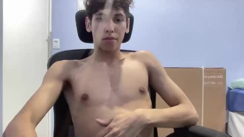 roandry909974 online show from 10, 12, 2024