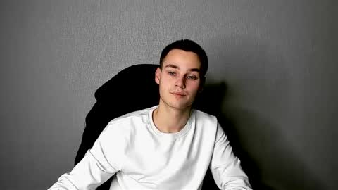 robert10211 online show from 24, 11, 2025