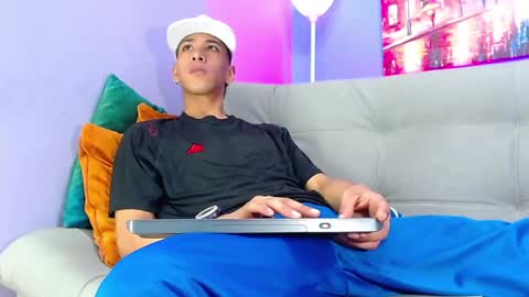 Snapshot of robert_kingg chatting on 6, 2, 2025 robert_kingg online show from 6, 2, 2025