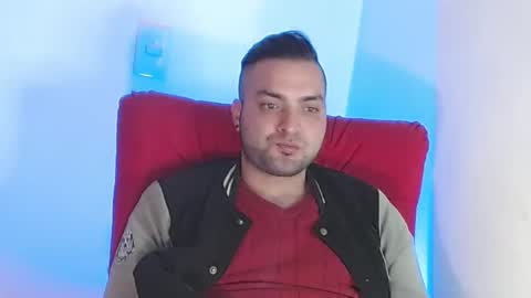 Snapshot of robert_leroy chatting on 2, 2, 2025 Stiven - online show from 2, 2, 2025