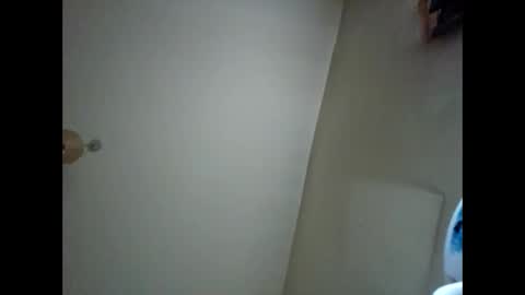 Snapshot of robertgodden0 chatting on 27, 11, 2025 Dominiquexd online show from 27, 11, 2025