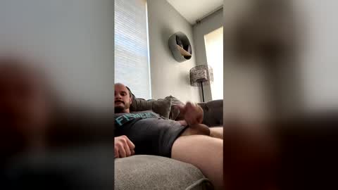 robertmichael1093 online show from 24, 4, 2026