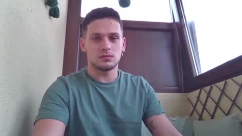 Snapshot of roberto_twink1 chatting on 26, 11, 2025 Roberto online show from 26, 11, 2025