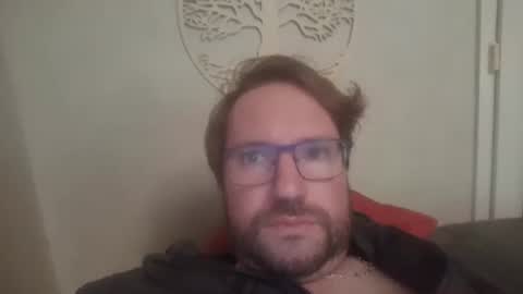 robinouhot online show from 19, 2, 2025