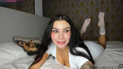 Samantha Estephania  online show from 3, 11, 2025