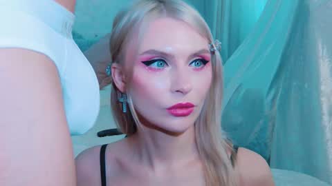 Lina and Den online show from 3, 3, 2026