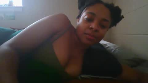 Snapshot of roesjam chatting on 1, 2, 2025 Roes Jam Roe online show from 1, 2, 2025