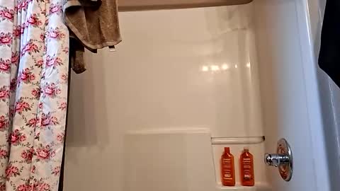 Snapshot of rogerdoger011 chatting on 26, 11, 2025 rogerdoger011 online show from 26, 11, 2025