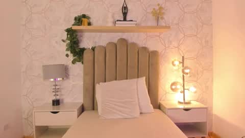 Snapshot of roma_love_ chatting on 4, 12, 2024 online show from 4, 12, 2024