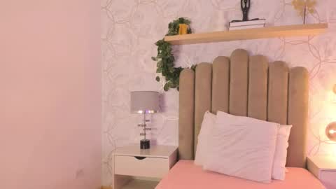 Snapshot of roma_love_ chatting on 5, 12, 2024 online show from 5, 12, 2024