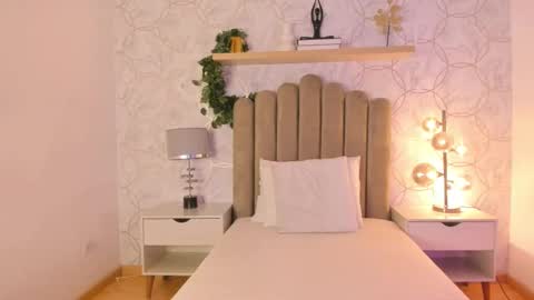 Snapshot of roma_love_ chatting on 6, 12, 2024 online show from 6, 12, 2024