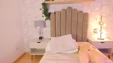 Snapshot of roma_love_ chatting on 6, 12, 2024 online show from 6, 12, 2024