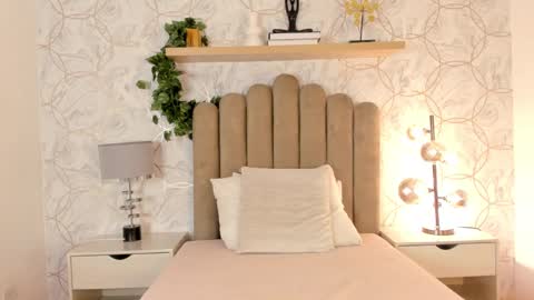 Snapshot of roma_love_ chatting on 6, 1, 2025 online show from 6, 1, 2025