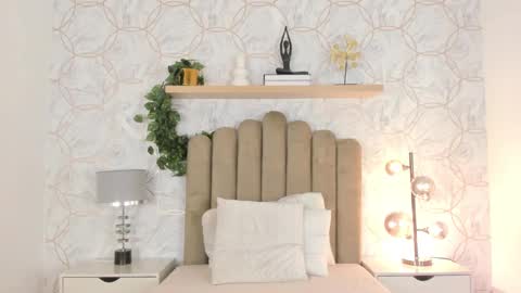Snapshot of roma_love_ chatting on 13, 1, 2025 online show from 13, 1, 2025