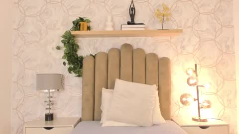 Snapshot of roma_love_ chatting on 15, 1, 2025 online show from 15, 1, 2025