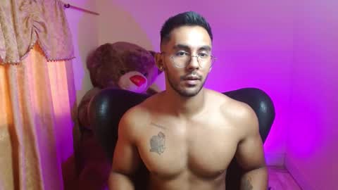 Snapshot of romanpearce_ chatting on 18, 1, 2025 Roman online show from 18, 1, 2025