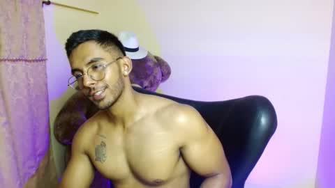 Snapshot of romanpearce_ chatting on 23, 1, 2025 Roman online show from 23, 1, 2025