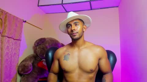 Snapshot of romanpearce_ chatting on 24, 1, 2025 Roman online show from 24, 1, 2025