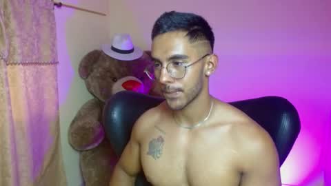 Snapshot of romanpearce_ chatting on 28, 1, 2025 Roman online show from 28, 1, 2025