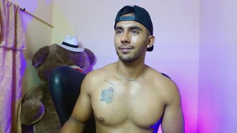 Snapshot of romanpearce_ chatting on 6, 2, 2025 Roman online show from 6, 2, 2025