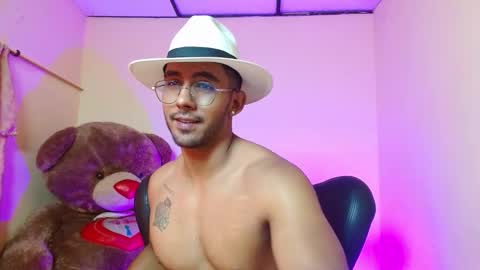 Snapshot of romanpearce_ chatting on 7, 2, 2025 Roman online show from 7, 2, 2025