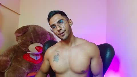 Snapshot of romanpearce_ chatting on 7, 2, 2025 Roman online show from 7, 2, 2025