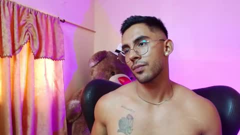 Snapshot of romanpearce_ chatting on 15, 2, 2025 Roman online show from 15, 2, 2025
