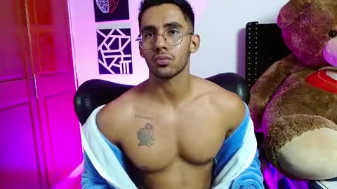 Snapshot of romanpearce_ chatting on 24, 2, 2025 Roman online show from 24, 2, 2025