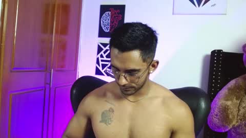 Snapshot of romanpearce_ chatting on 25, 2, 2025 Roman online show from 25, 2, 2025