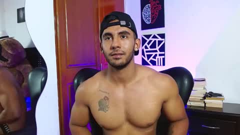 Snapshot of romanpearce_ chatting on 3, 3, 2025 Roman online show from 3, 3, 2025