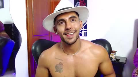 Snapshot of romanpearce_ chatting on 7, 3, 2025 Roman online show from 7, 3, 2025