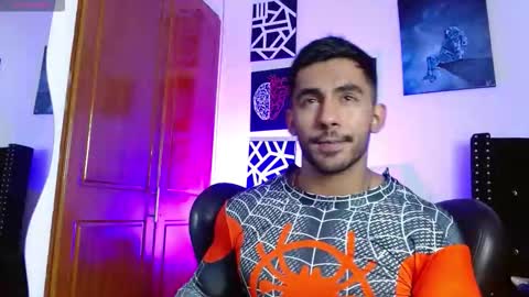 Snapshot of romanpearce_ chatting on 5, 10, 2025 Roman online show from 5, 10, 2025