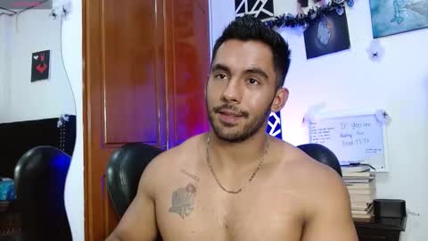 Snapshot of romanpearce_ chatting on 23, 10, 2025 Roman online show from 23, 10, 2025