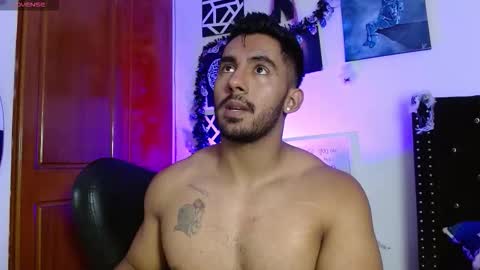 Snapshot of romanpearce_ chatting on 2, 11, 2025 Roman online show from 2, 11, 2025