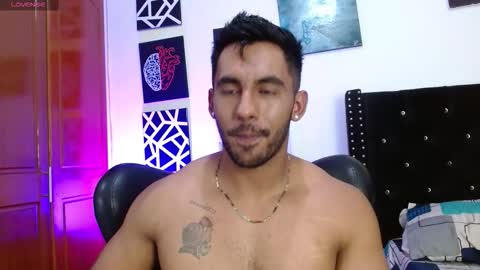 Snapshot of romanpearce_ chatting on 6, 11, 2025 Roman online show from 6, 11, 2025