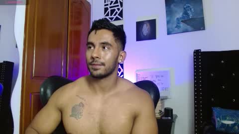 Snapshot of romanpearce_ chatting on 20, 11, 2025 Roman online show from 20, 11, 2025