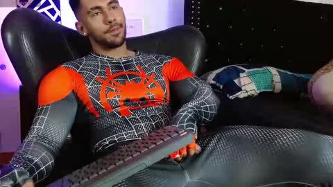 Snapshot of romanpearce_ chatting on 25, 11, 2025 Roman online show from 25, 11, 2025