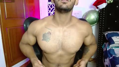 Snapshot of romanpearce_ chatting on 23, 12, 2025 Roman online show from 23, 12, 2025