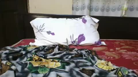 Snapshot of romantic2u4 chatting on 18, 6, 2026 Emma online show from 18, 6, 2026